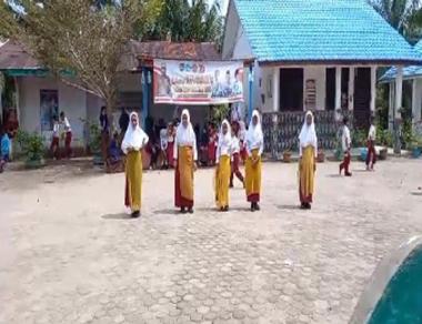 bpenampilan-tari-siswi-sdn-014646-desa-airtelukkiri-asahan-sebagai-implementasi-nilainilai