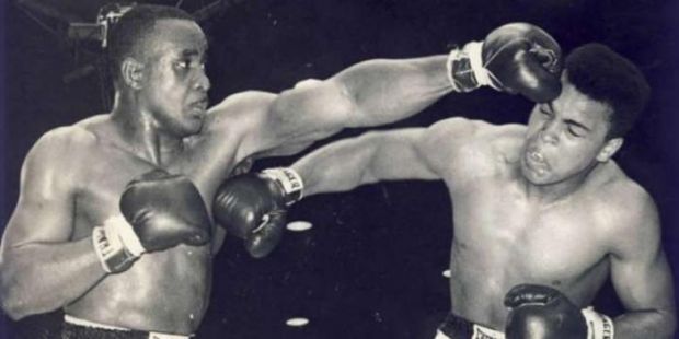 BREAKING NEWS: Petinju Legendaris Muhammad Ali Meninggal Dunia di Usia 74 Tahun