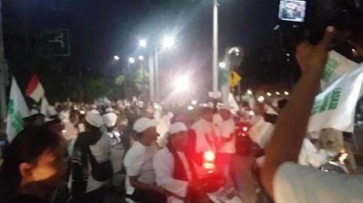 Demo 4 November di Depan Istana Negara Ricuh, Polisi Amankan Ahok dan Keluarga