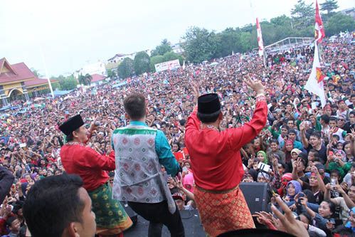 Mengapa Kampanye di Indonesia Identik dengan Musik Dangdut?