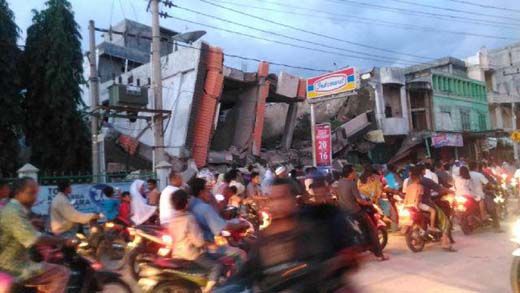Gempa 6,4 SR di Pidie Jaya Aceh, Begini Potret Kepanikan Warga dan Bangunan yang Rusak