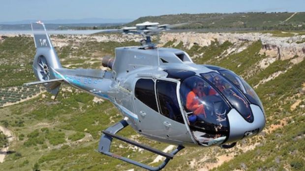 Helikopter Berpenumpang 5 Orang Hilang, Basarnas Terjunkan 6 Regu Susuri Danau Toba-Pulau Samosir