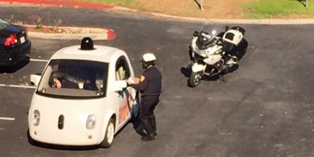 Ketika Mobil tanpa Sopir Milik Google Disetop Polisi