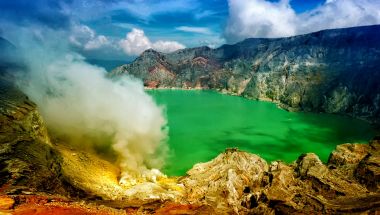 BAHAYA, 12 Tempat Wisata di Indonesia ini Jangan Pernah Anda Kunjungi