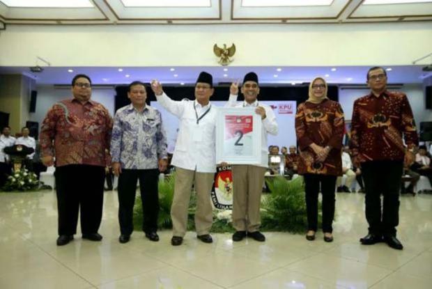 Dulu Dipakai Jokowi-JK, Kini Salam ”Dua Jari” Diteriakkan Gerindra