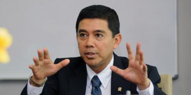 Menteri Yuddy Pidanakan PNS yang Nekat Terima Parcel