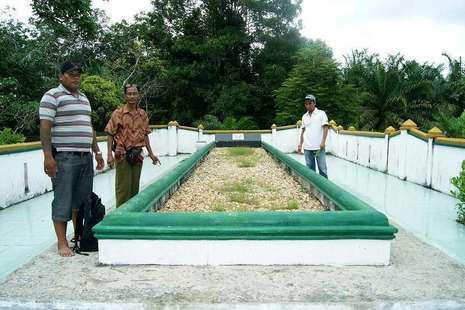 Misteri Makam Sultan Sepanjang 12 Meter di Rengat, Riau