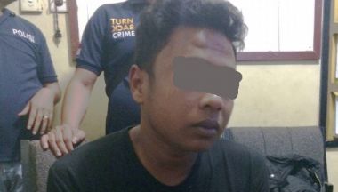 Butuh Uang untuk Istri Melahirkan, Nekat Menjambret, Eh... Terjengkang Dihajar Cewek Pemberani