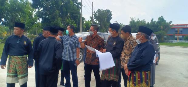 Petinggi PHR Datang ke Kuantan Singingi Lihat Lokasi Pembangunan Balai Adat Melayu