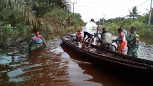 Belasan Warga Kecamatan Ukui Korban Luapan Sungai Nilo Mengungsi