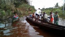 belasan-warga-kecamatan-ukui-korban-luapan-sungai-nilo-mengungsi