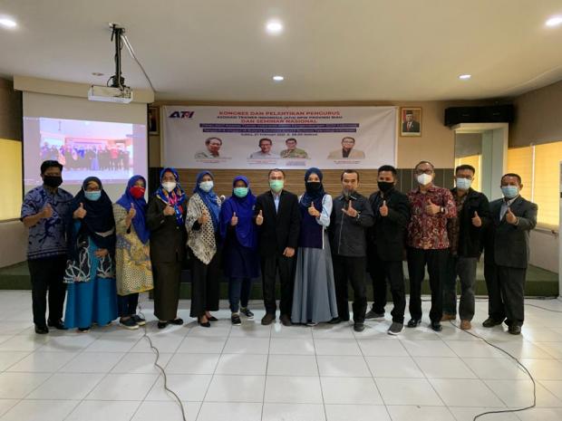 Rektor Unilak Dikukuhkan sebagai Ketua Asosiasi Trainer Indonesia Wilayah Riau