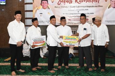 bdi-balik-ramainya-ramadan-masjid-darul-hikmah-batam-terima-harapan-baru-dari-program-dabamas-brk