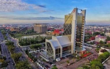 b60-tahun-brk-syariah-perjalanan-bank-daerah-warnai-industri-perbankan-indonesiab