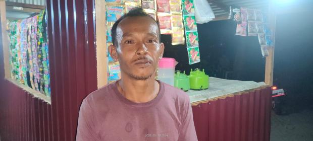 Pengunjung Sering Tanya Keberadaan Musala, Iswandi Pedagang di Lapangan Pasir Bengkalis Sampaikan Harapan