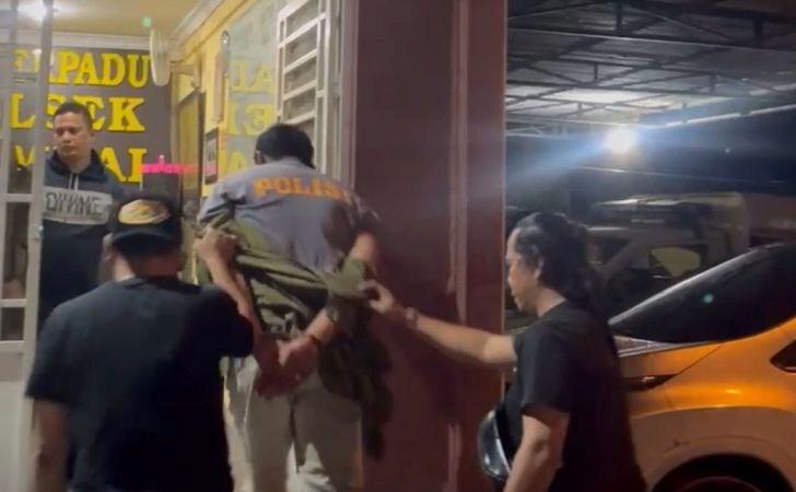 <b>Riau Kota Pekanbaru Polsek Rumbai Ringkus Polisi Gadungan Usai Tipu Seorang Perempuan</b>