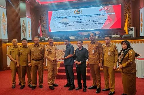 DPRD Kota Pekanbaru Sahkan Dua Ranperda