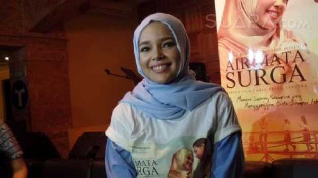 Dewi Sandra Tak Bisa Bayangkan Anak-anak Riau Terkepung di Tengah Asap