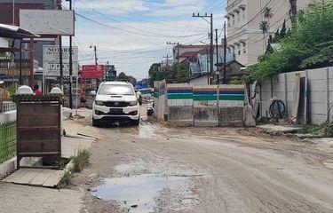 Proyek IPAL di Pekanbaru Bikin Jalan Rusak, Banjir, hingga Ganggu Usaha Warga