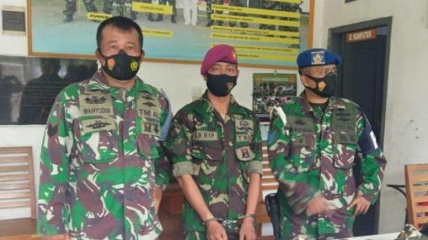 Petualangan Pria Pengincar Wanita Kaya Ini Berakhir saat Dijemput Sejumlah Personel TNI
