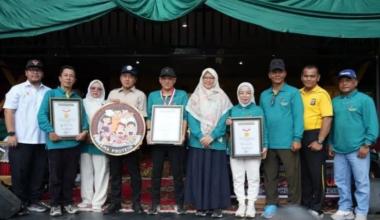 bpemkab-kampar-berhasil-raih-rekor-muri-kategori-gulai-ikan-salai-patinb