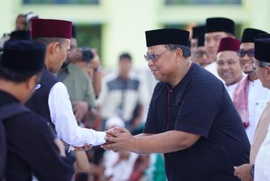 bgubernur-riau-abdul-wahid-perkenalkan-lukman-edy-sebagai-guru-politiknyab