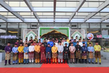bpemprov-riau-apresiasi-kinerja-brk-syariah-di-usia-ke60-tekankan-transformasi-digital-dan