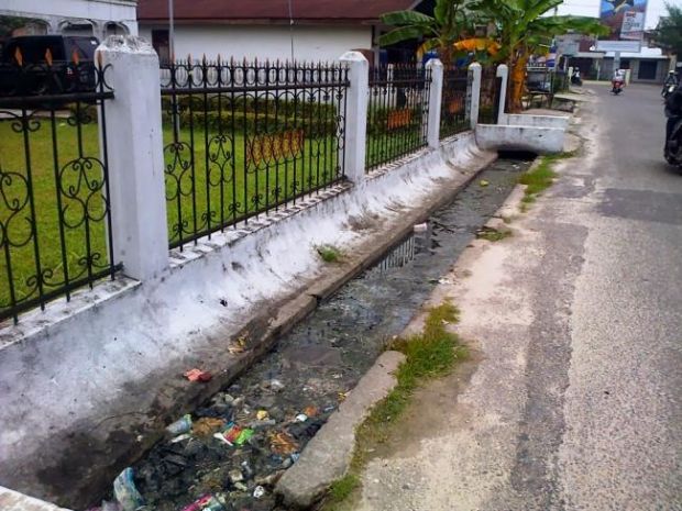Banyak Drainase Tak Berfungsi di Pekanbaru, Anggota DPRD: Dinas PU Harus Segera Bertindak!