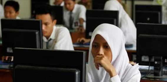 ”Kado” Genap Setahun Mursini Jadi Bupati: Kuansing Juru Kunci UNKP SMP se-Riau