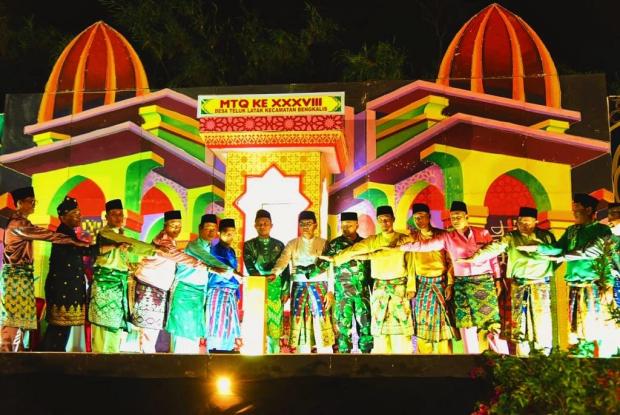 Dengan Pantun Cinta Alquran, Wabup Bengkalis Bagus Santoso Buka MTQ Desa Teluklatak