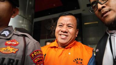 bperjalanan-hidup-bupati-kuantan-singingi-yang-kariernya-moncer-dan-kini-ditahan-kpk-berawal-dari
