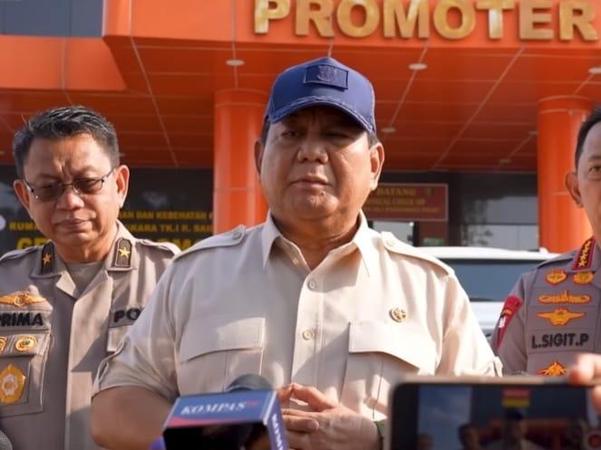 <b>Prabowo Tegaskan Tak Akan Mundur Hadapi Mafia dan Korupsi: Rakyat Bersama Saya</b>