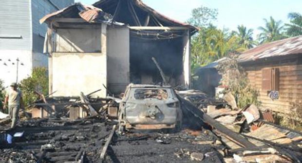 Terdengar 3 Ledakan, Rumah, Mobil dan Motor Pegawai RSUD Bagansiapipi Hangus Terbakar