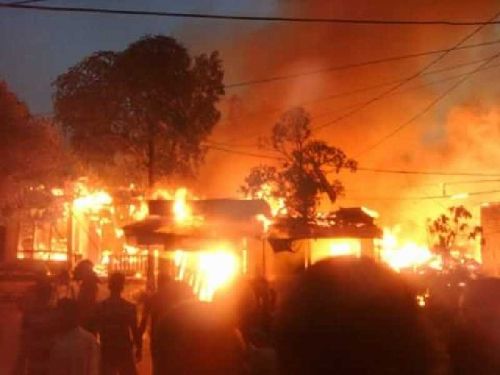 Subuh Tadi, 7 Rumah Warga Jalan Bandar Tembilahan Ludes Terbakar