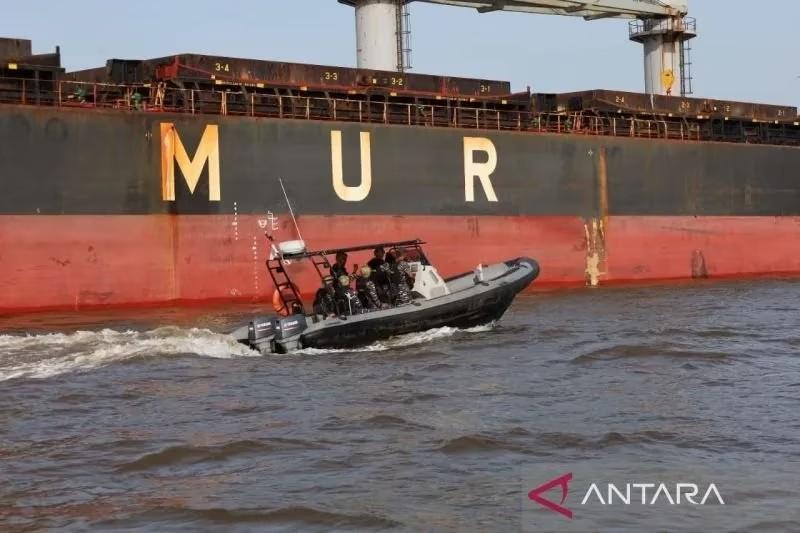 Empat Perompak Menceburkan Diri ke Perairan Selat Malaka dan Kabur Pakai <i>Speedboat</i> setelah Gagal Mencuri Kapal