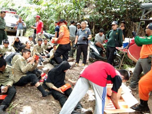 20 Jam Hilang di Taman Nasional Bukit Tigapuluh, 12 Siswa SMK Kehutanan Pekanbaru Ditemukan Selamat