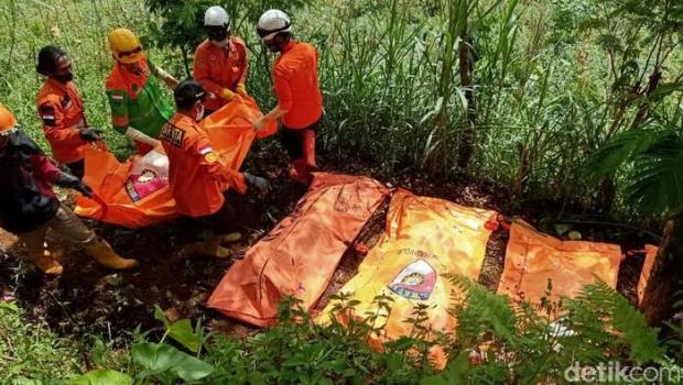 Sejumlah Mayat Korban Dukun Pengganda Uang Ditemukan Dikubur pada Sebidang Kebun