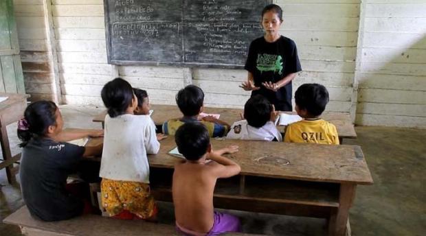 Renungan Hardiknas 2018: Gaji Guru SD Suku Pedalaman di Indragiri Hulu Sekarang Sudah Naik Menjadi Rp500 Ribu per Bulan