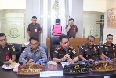 bseorang-kepala-sekolah-jadi-tersangka-korupsi-lantaran-cairkan-dana-beasiswa-siswa-miskin-dan