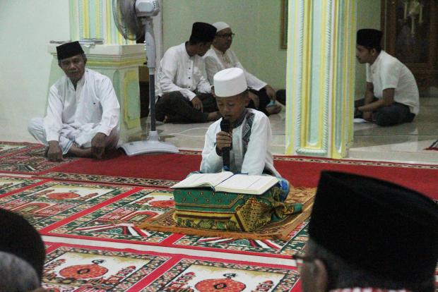 Kagum Penampilan Qari Cilik Asal Kampung Sialangsakti, Syamsuar Ajak Masyarakat Kabupaten Siak Masukkan Anak ke Sekolah Agama