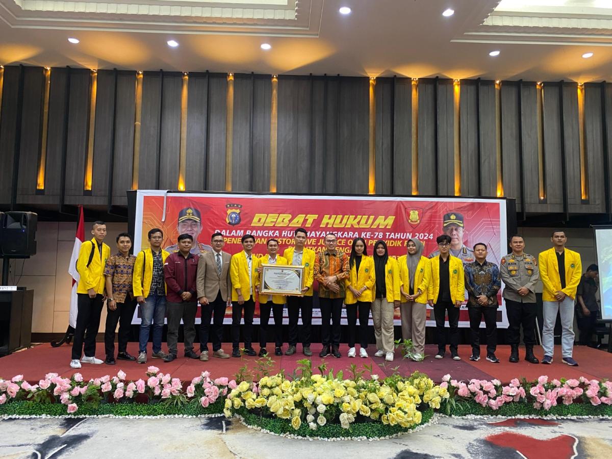 Fakultas Hukum Unilak Juara Lomba Debat Polda Riau