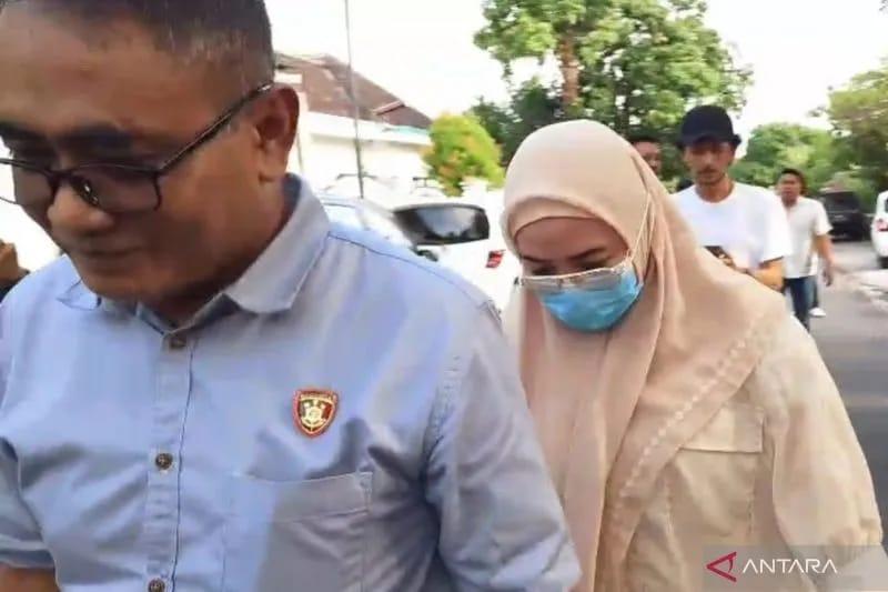 <b>Polisi tahan 5 tersangka kasus korupsi masker COVID-19</b>