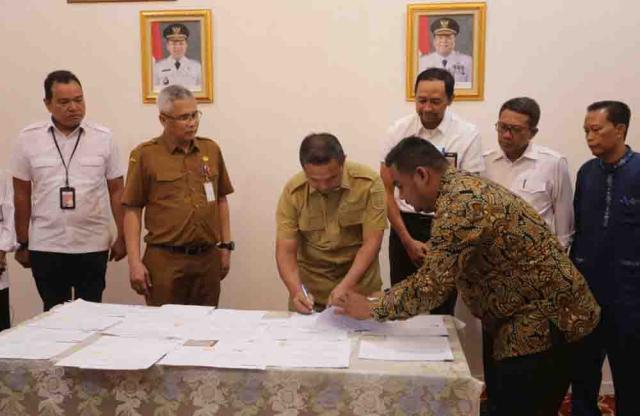 <b>Gubernur Wahid Bahas Infrastruktur Riau, Flyover Garuda Sakti Pekanbaru Masuk Prioritas</b>