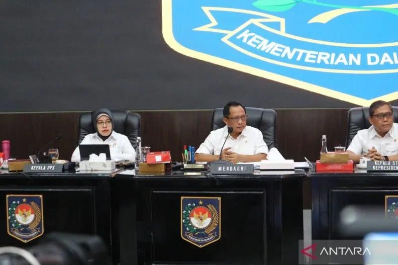 <b>Mendagri: Tunda semua kegiatan seremonial dan pemborosan</b>