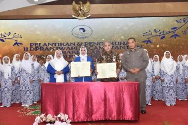 anggota-iwapi-pekanbaru-sudah-menjadi-merchant-qris-brk-syariah