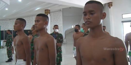 Langka dan Unik! Tiga Pemuda Kembar Ikut Seleksi Tamtama TNI AD