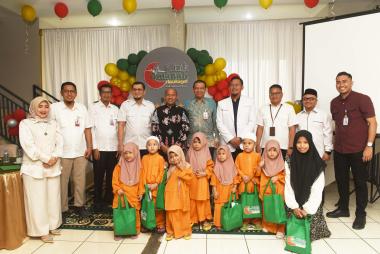 bsyukuran-milad-ke5-klinik-utama-amanah-riau-kepri-salurkan-santunan-ke-panti-asuhanb