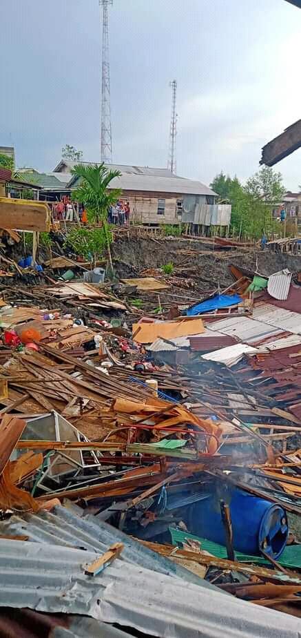 Arus Deras, Diduga Penyebab Tanah Longsor di Desa Tanjungbaru Indragiri Hilir