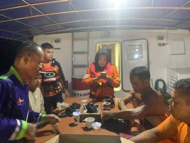 bkapal-km-ade-putra-tenggelam-di-perairan-sinaboi-rokan-hilir-dekat-selat-malaka-lima-awak-masih