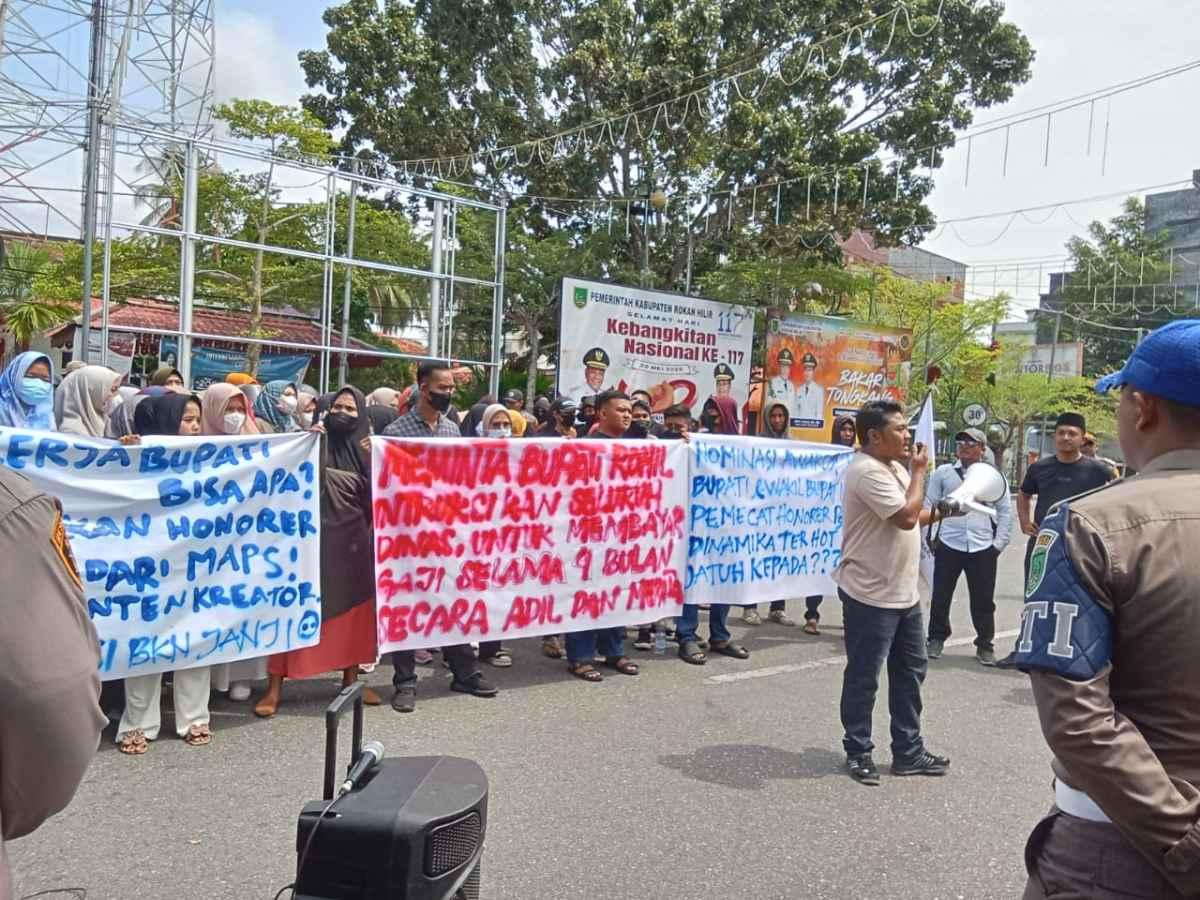 <b>Hipemarohi Pekanbaru Desak Pemkab Rohil Bayar Gaji Honorer yang Dirumahkan</b>